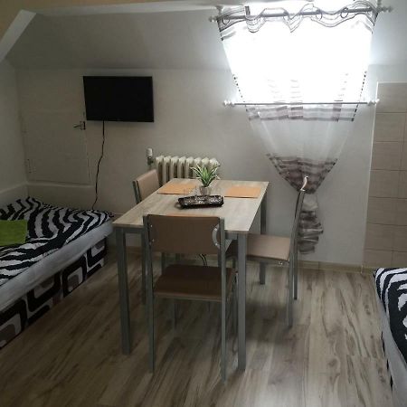 Guesthouse Zuzana Spacince Eksteriør billede